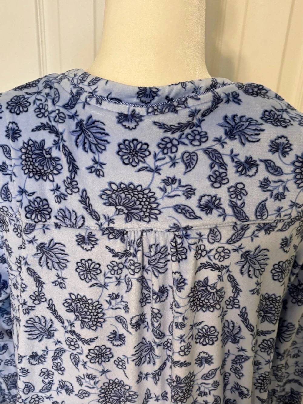ARIA Blue Floral Fleece Sleep Shirt/Robe Size Large